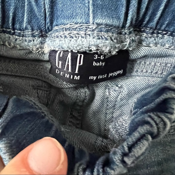 BABY GAP | 2 Pair of Jeggings - Picture 5 of 6